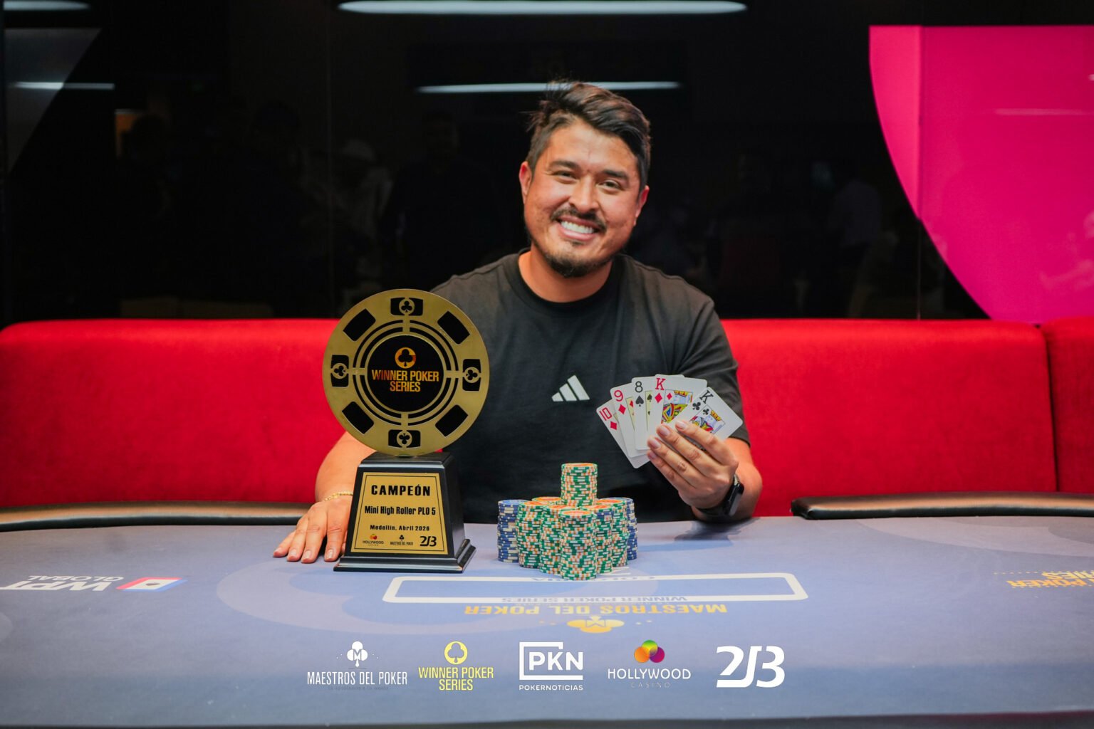 Jhontra, jugador profesional de PLO5